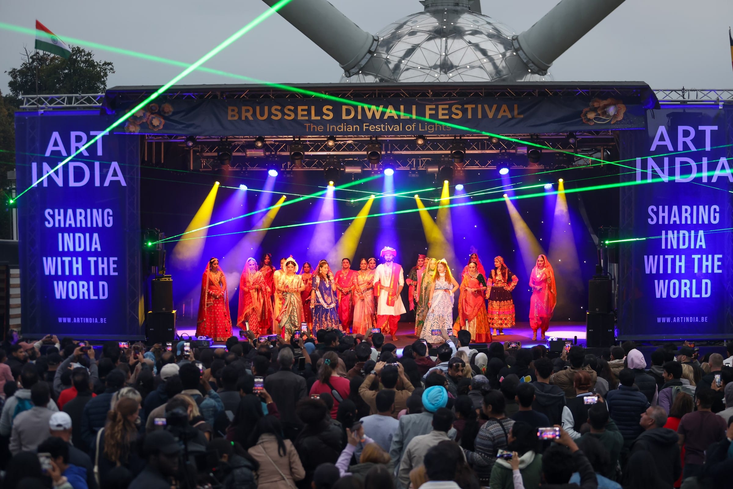 A regional dance on the festival stage in the evening